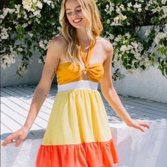 ✨HP✨x2 Cut Out Sundress - Picture 2 of 7